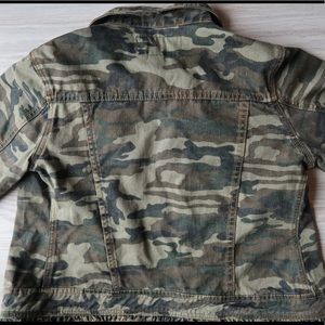 Cropped Camo Jacket